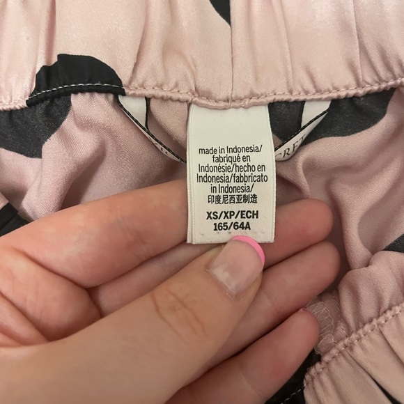 Silk Victoria Secret Pyjama Shorts - Picture 2 of 4